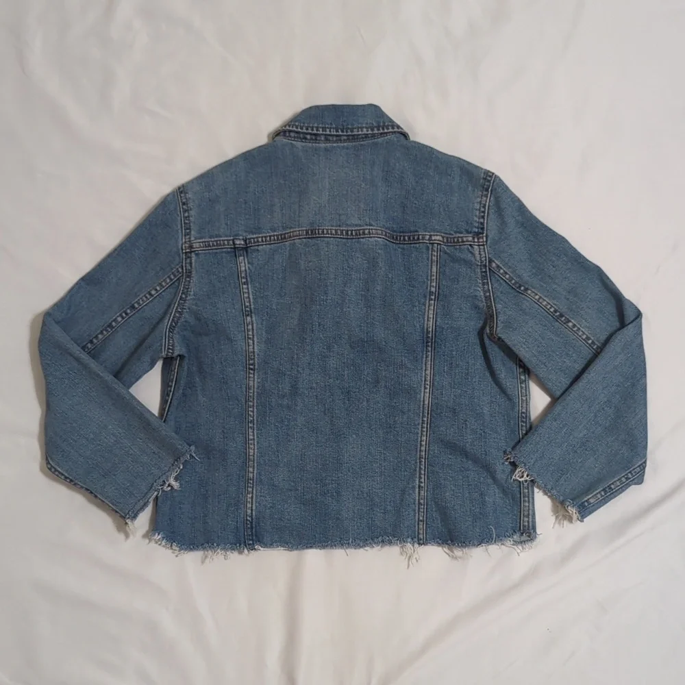 Old Navy MODIFIED Raw Hem Denim Trucker Jacket, Color Blue Size M - Picture 13 of 15